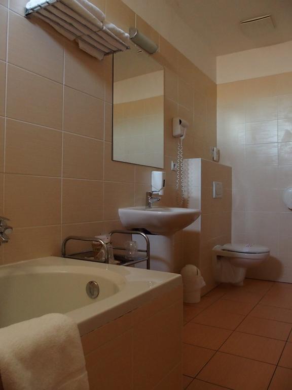 Hotel Victoria Martin Luaran gambar